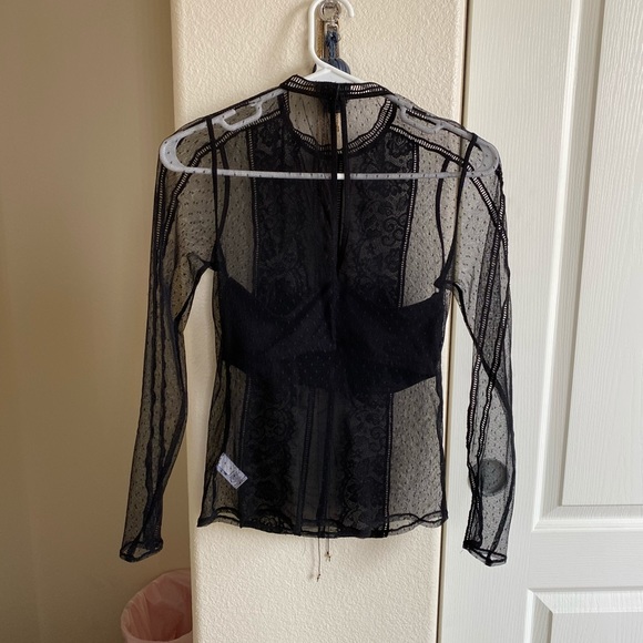 Black long sleeve lace top - Picture 3 of 3